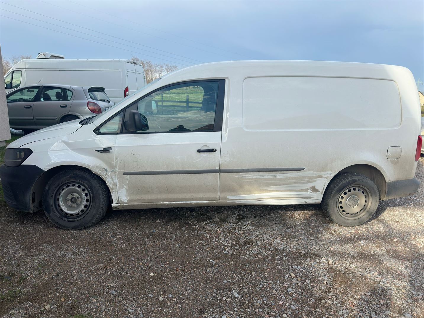 Volkswagen Caddy oštećenje nakon saobraćajne nezgode